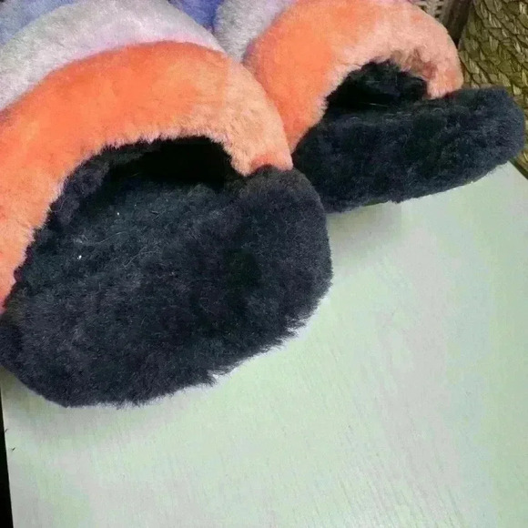 UGG Women's Fluff Yeah Slide - Picture 4 of 7